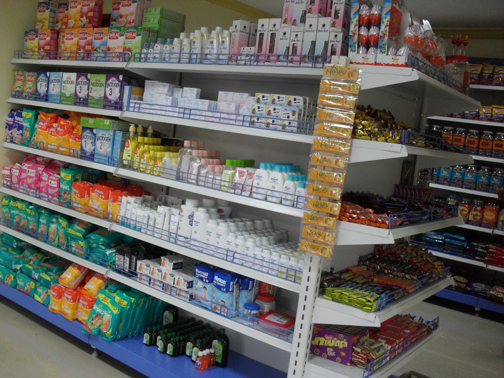Garment display wall shelving